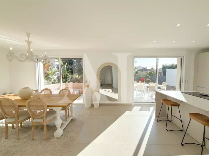 Image No.3-3 Bed House for sale