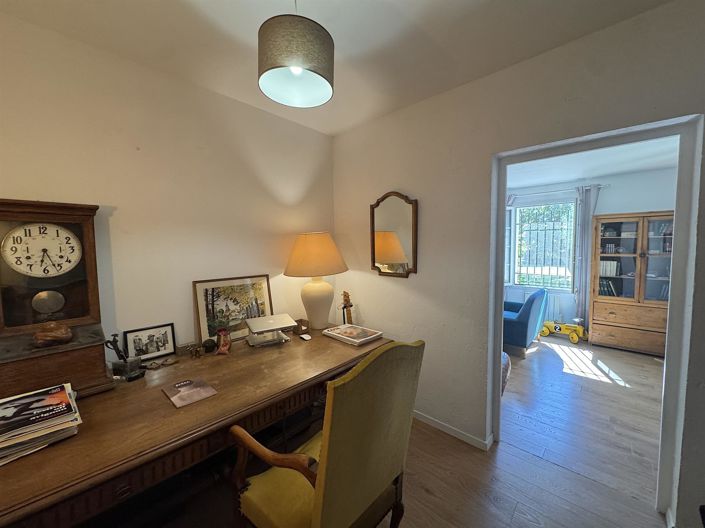 Image No.12-5 Bed House for sale