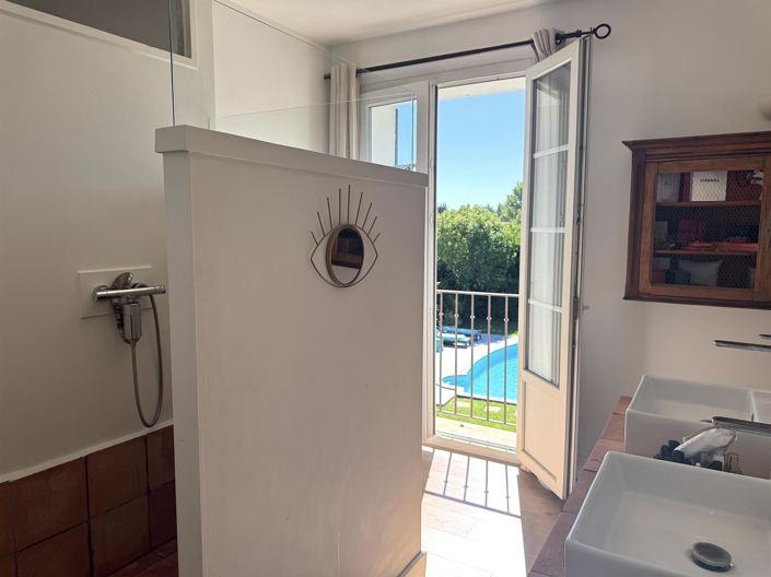 Image No.19-5 Bed House for sale