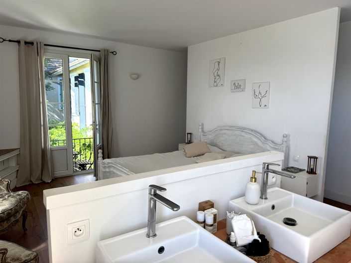 Image No.20-5 Bed House for sale