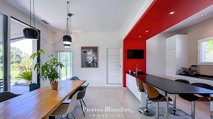 Image No.5-4 Bed House for sale