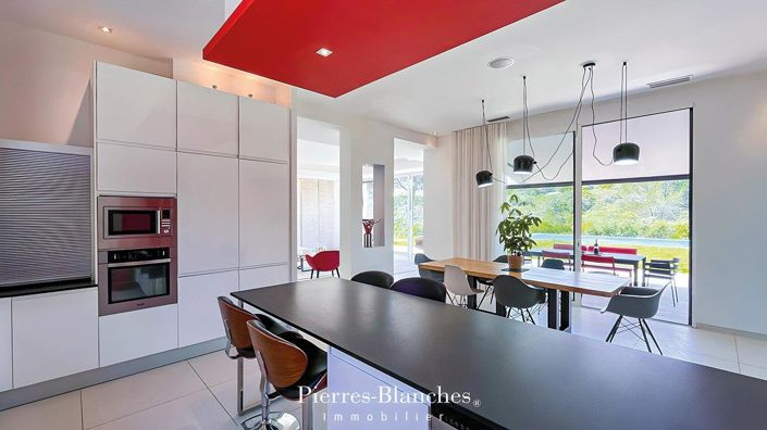 Image No.6-4 Bed House for sale