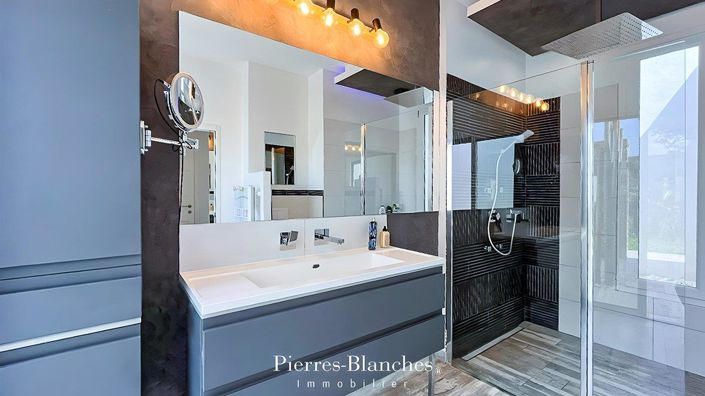 Image No.9-4 Bed House for sale