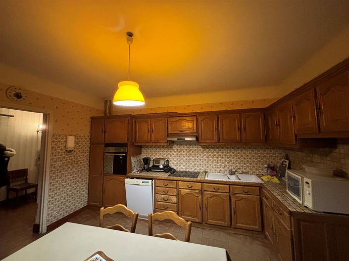 Image No.6-5 Bed House for sale