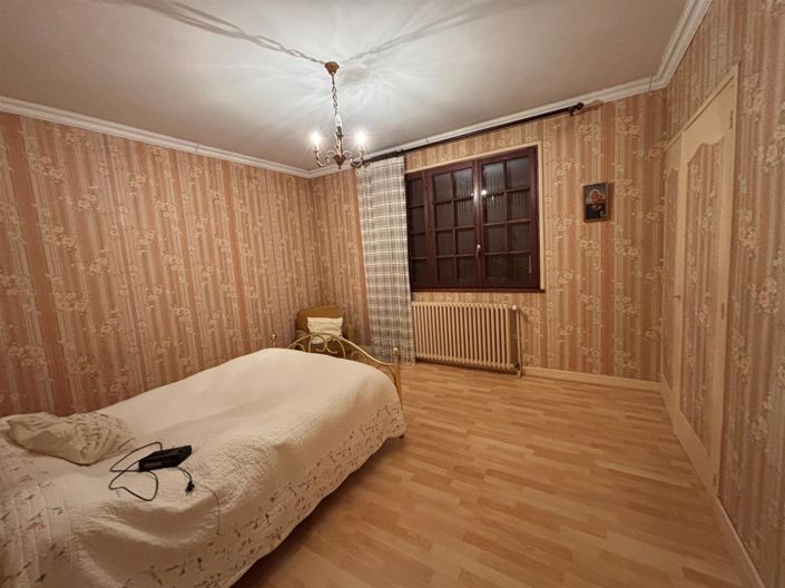 Image No.7-5 Bed House for sale