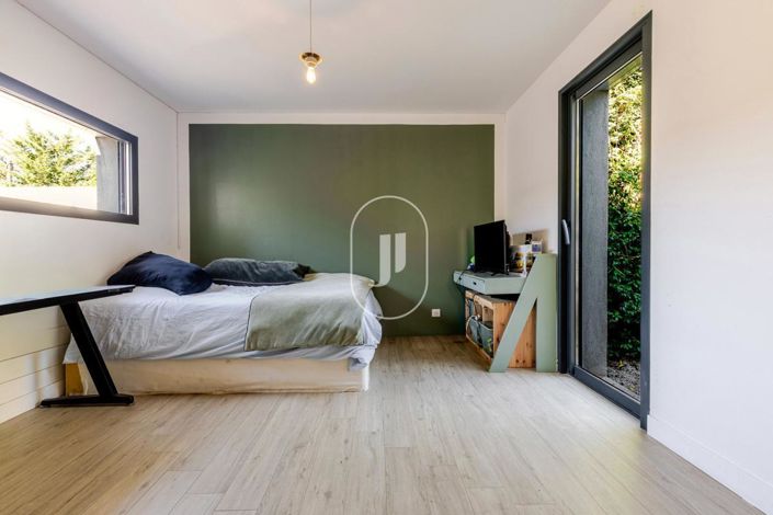 Image No.7-4 Bed House for sale