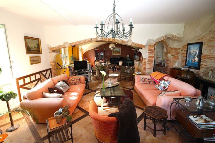 Image No.10-5 Bed House for sale