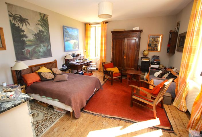 Image No.20-5 Bed House for sale