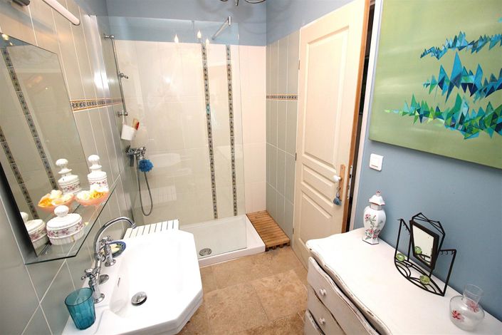 Image No.25-5 Bed House for sale