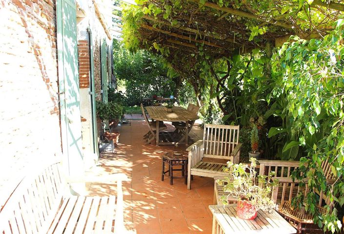 Image No.5-5 Bed House for sale