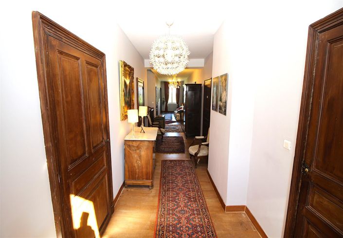 Image No.7-5 Bed House for sale