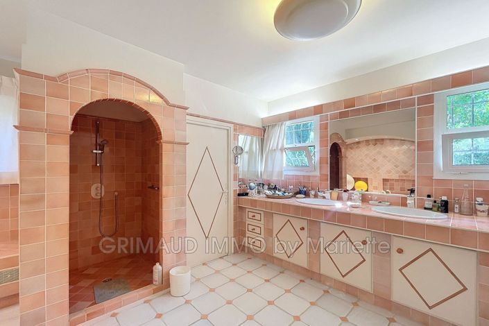 Image No.10-Maison de 6 chambres à vendre à Grimaud