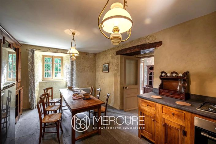 Image No.5-8 Bed House for sale