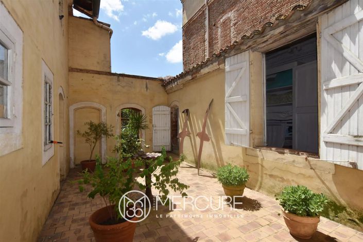 Image No.2-6 Bed House for sale