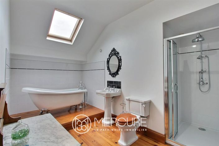 Image No.8-6 Bed House for sale