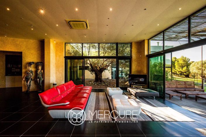 Image No.4-6 Bed House for sale