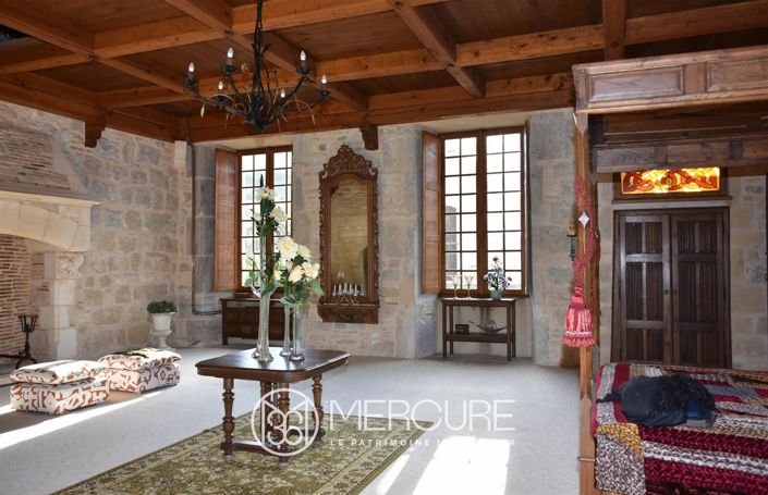 Image No.8-8 Bed House for sale
