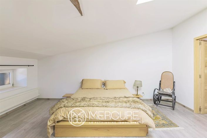 Image No.8-5 Bed House for sale