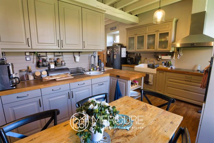 Image No.8-5 Bed House for sale