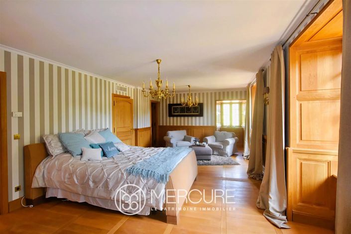 Image No.7-7 Bed House for sale