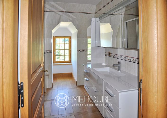 Image No.9-7 Bed House for sale