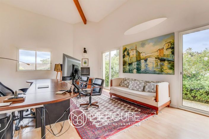 Image No.10-4 Bed House for sale