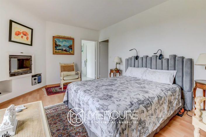 Image No.18-4 Bed House for sale