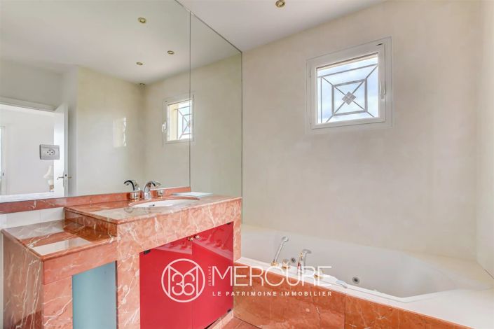 Image No.28-4 Bed House for sale