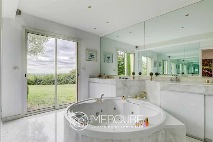 Image No.9-4 Bed House for sale