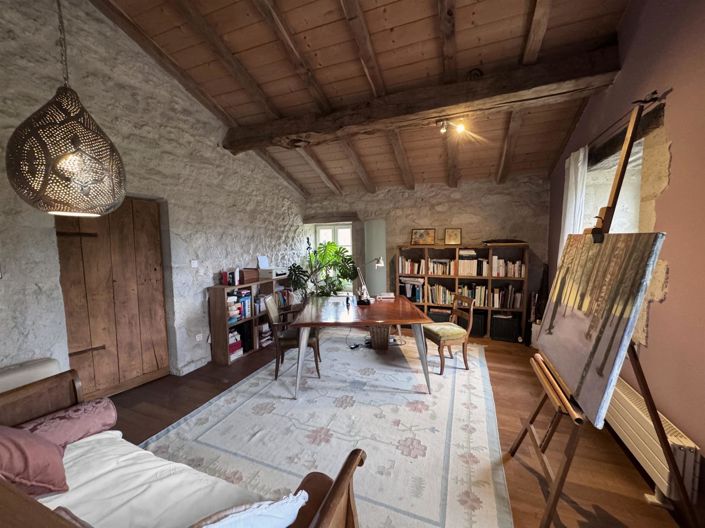 Image No.11-5 Bed Property for sale