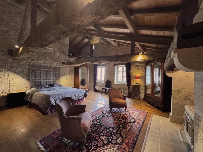 Image No.12-5 Bed Property for sale