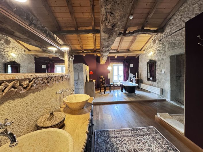 Image No.15-5 Bed Property for sale