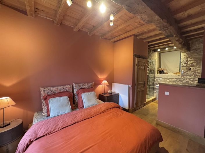 Image No.19-5 Bed Property for sale