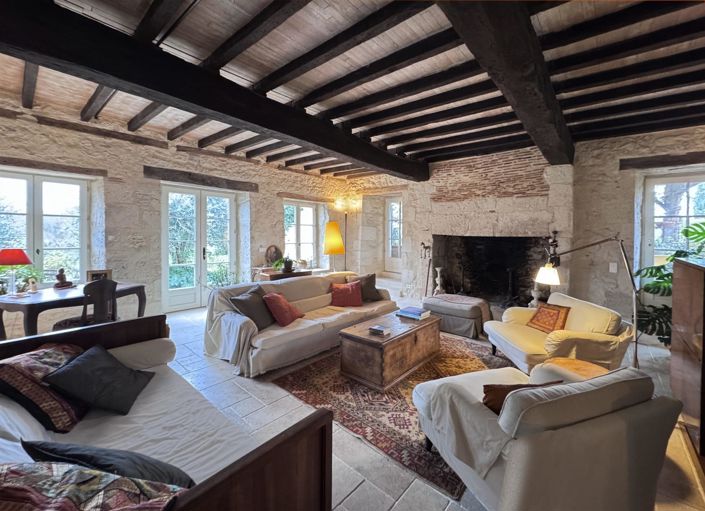 Image No.5-5 Bed Property for sale