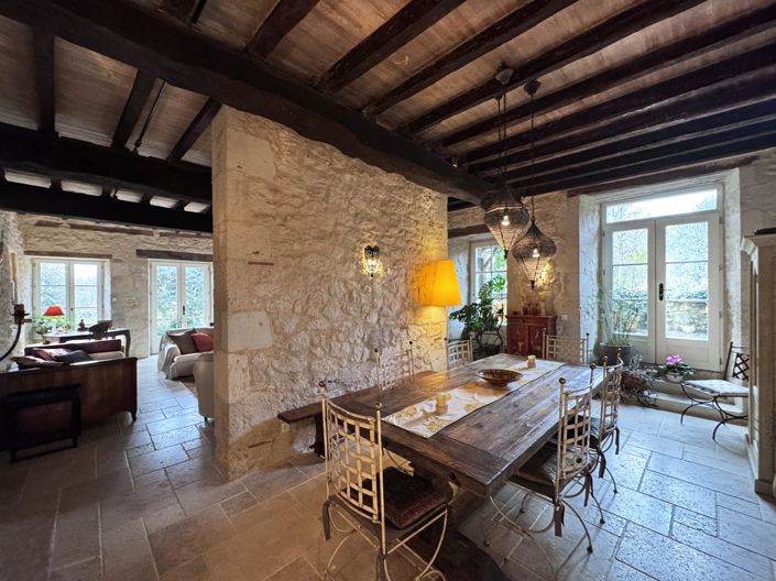 Image No.6-5 Bed Property for sale