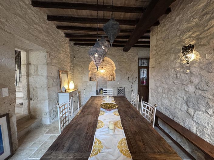 Image No.8-5 Bed Property for sale