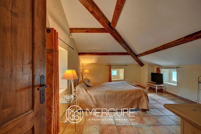 Image No.8-9 Bed House for sale