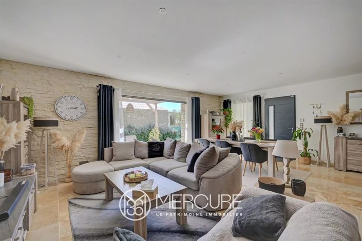 Image No.5-Maison de 4 chambres à vendre à Gordes