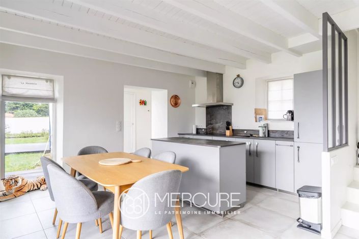 Image No.6-4 Bed House for sale