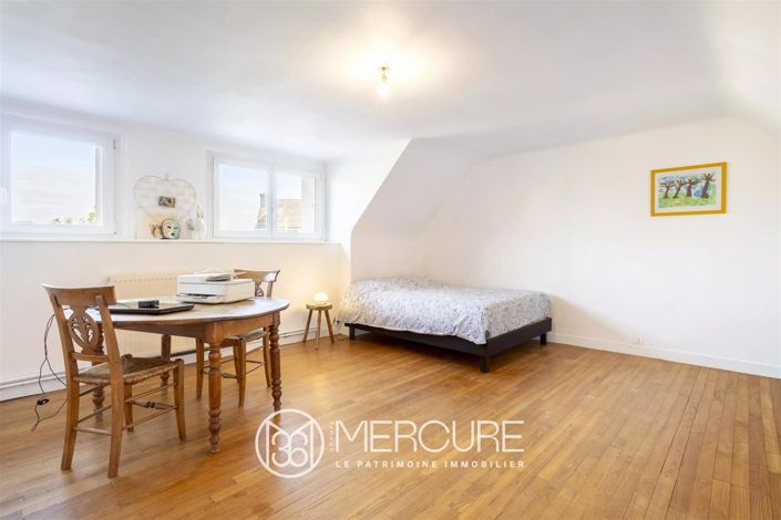 Image No.8-5 Bed House for sale