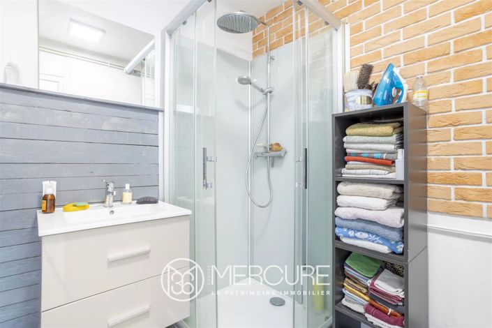 Image No.9-5 Bed House for sale