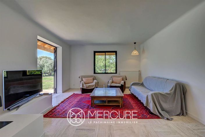 Image No.6-4 Bed House for sale