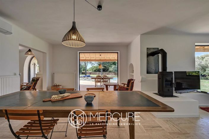 Image No.8-4 Bed House for sale