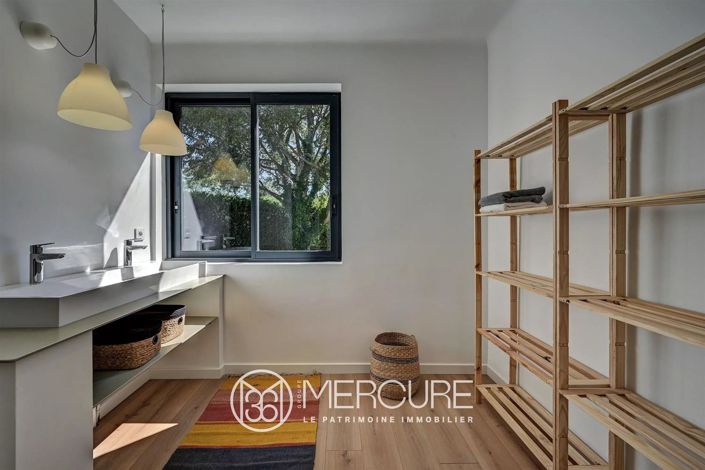 Image No.9-4 Bed House for sale