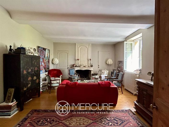 Image No.8-6 Bed House for sale