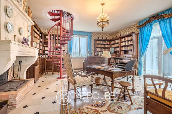 Image No.7-5 Bed House for sale