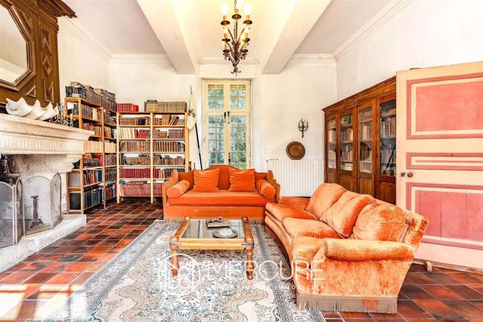 Image No.3-5 Bed House for sale