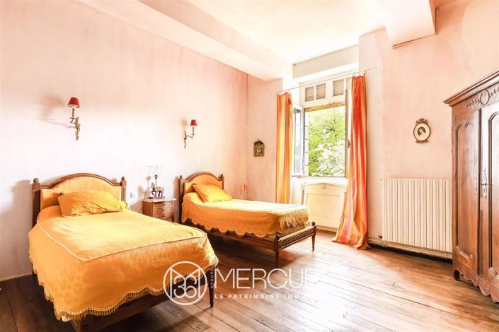 Image No.5-5 Bed House for sale