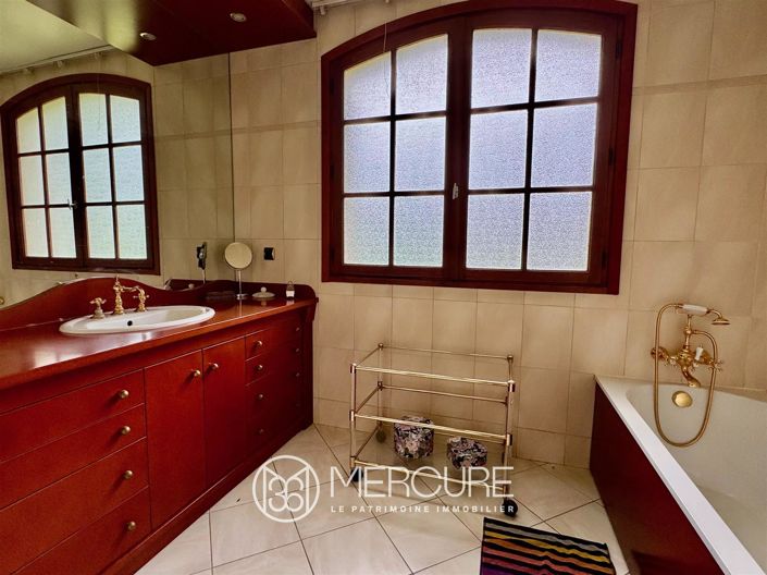 Image No.10-4 Bed House for sale