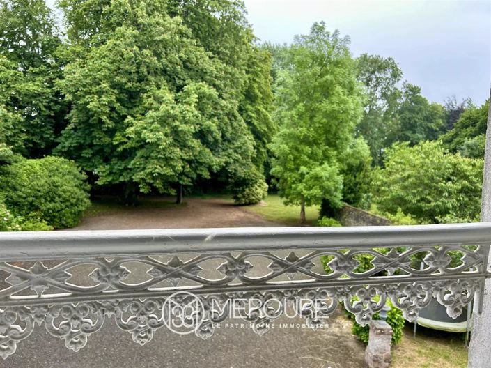 Image No.5-8 Bed House for sale